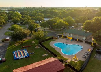 Dallas / Arlington KOA Holiday